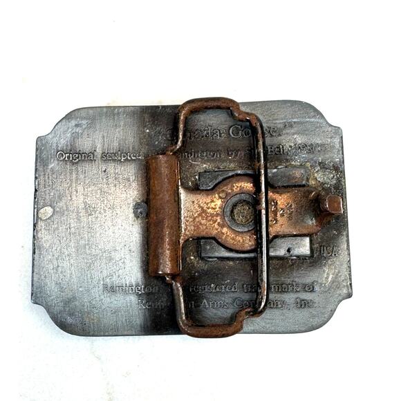 Vintage Remington Hunting First in the Field "Canada Goose" Belt Buckle Pewter - Picture 2 of 4